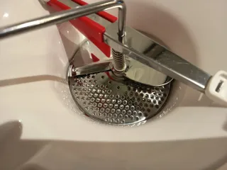 Pasapurés manual blanco y rojo