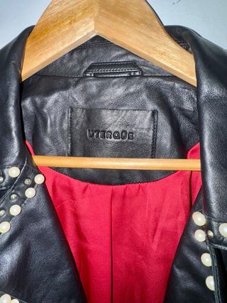 Chaqueta Biker Uterqüe Piel Negra Perlas