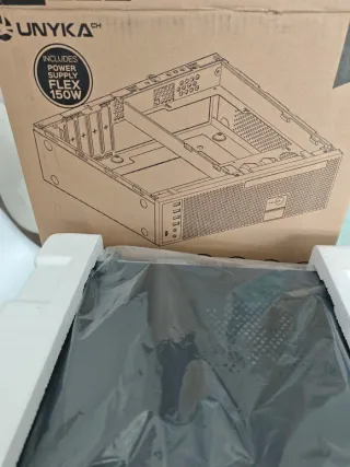 Caja PC Slim UNYKAch UK3006 + Fuente
