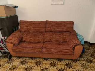 Sofá retro naranja y marrón