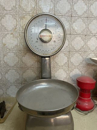 Balanza antigua DINA