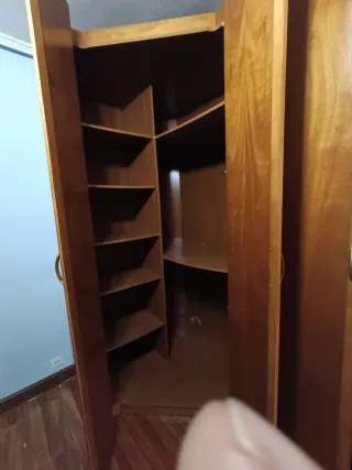 Armario juvenil gris y naranja y armario esquinero