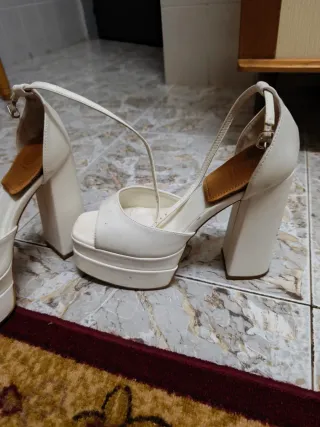 Tacones blancos plataforma