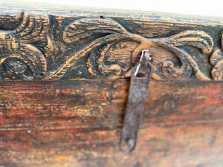 Arcón de madera antiguo
