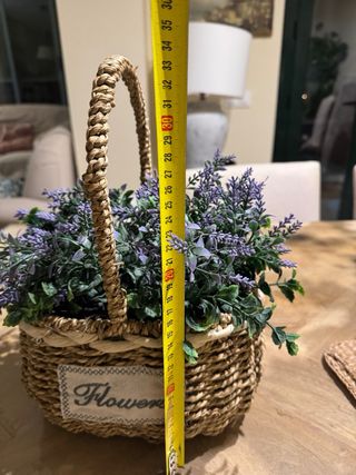 Cesto decorativo flores violetas