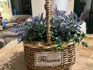 Cesto decorativo flores violetas
