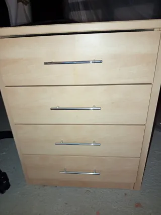 Cajonera 4 cajones madera y tiradores metálicos