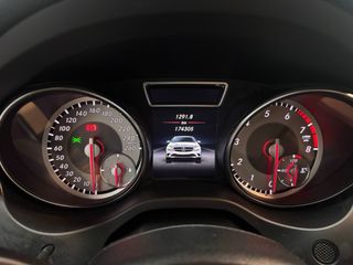 Mercedes-Benz CLA 250 211cv Automatico