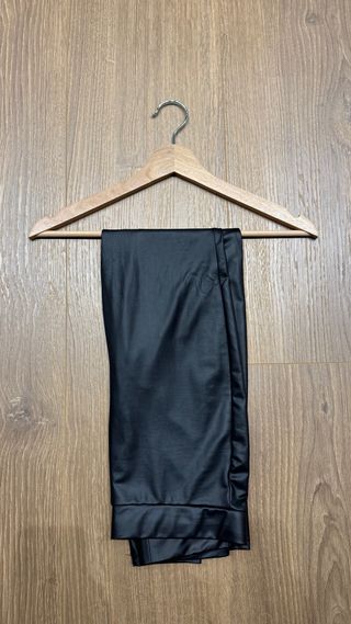 Pantalón/Leggings efecto cuero negro
