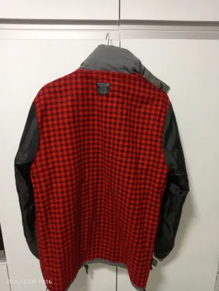 Cazadora DC gris talla XL( pequeña como una L)