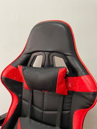 Silla Gaming Negra y Roja con Reposapiés