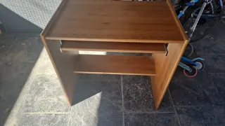 Mesa de escritorio de madera