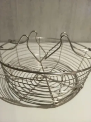 Cesta metálica redonda con asas