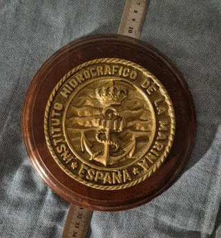 Metopa Instituto Hidrografico Bronce