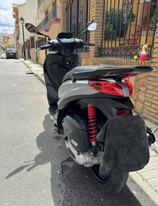 Piaggio Medley S 125 gris
