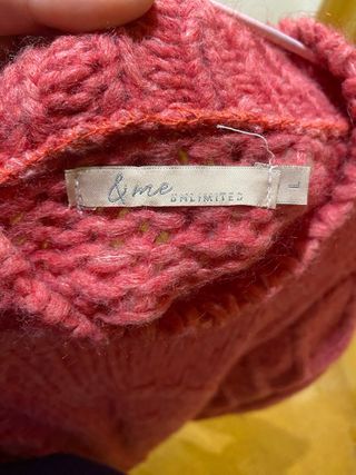 Jersey rosa de invierno tejido