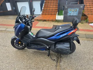 Yamaha XMAX 400 Scooter Maxi Negra/Azul ABS
