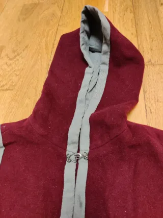 Túnica medieval con capucha para niño