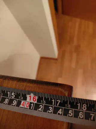 Mueble de madera maciza