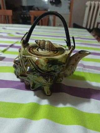 Teiera e 6 tazze in ceramica