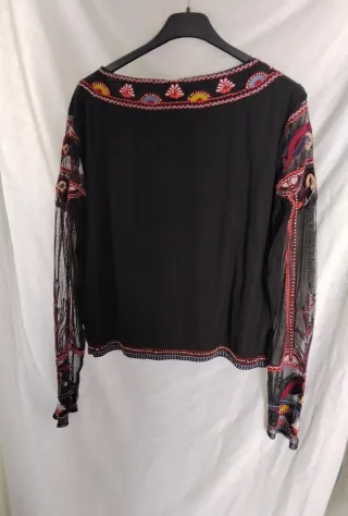 Blusa fiesta bordada manga larga