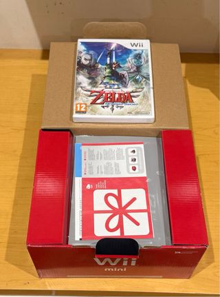 Pacchetto Wii Mini con Zelda Skyward Sword