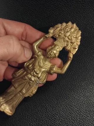 Remate de Bronce antiguo posible de bargueño