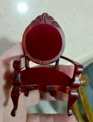 Mesa y 4 sillas comedor casa muñecas