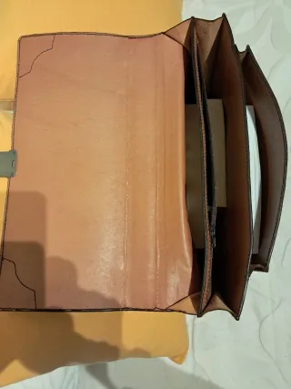 Maletín artesanal de cuero