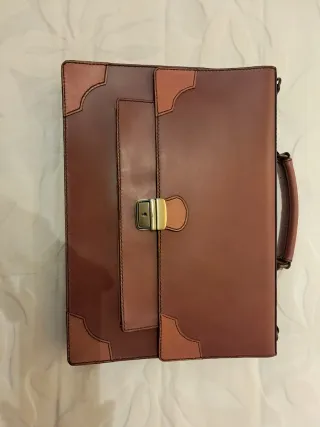 Maletín artesanal de cuero