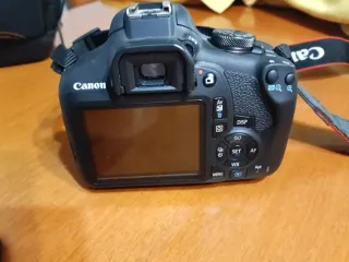 Fotocamera Canon EOS 2000D EF-S 18-55mm