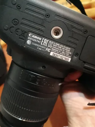 Fotocamera Canon EOS 2000D EF-S 18-55mm