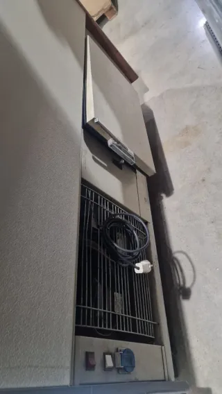 Vitrina expositora madera y cristal