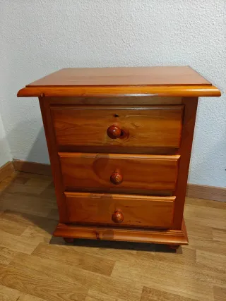 Armario,mesillas,comoda  madera pino natural,mesa