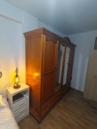 Armario,mesillas,comoda  madera pino natural,mesa