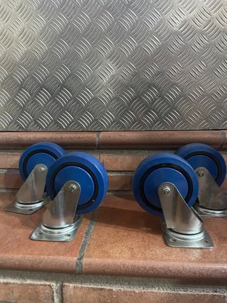 Ruedas giratorias azules (4 unidades)