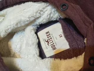 Sudadera crop con forro sherpa