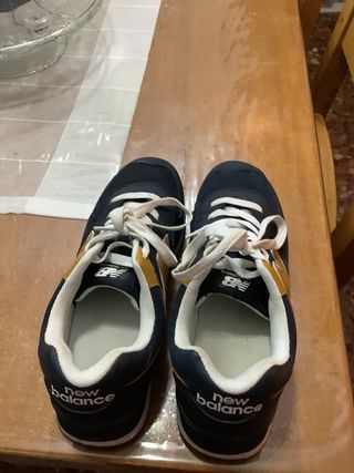 Deportivas New Balance Azul y Dorado