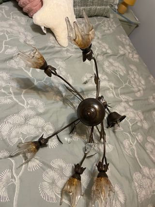 Lámpara de techo bronce con tulipas cristal