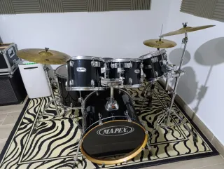 Batería Mapex Serie M con Platos