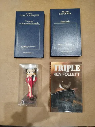 Lote de Libros y Figura Betty Boop