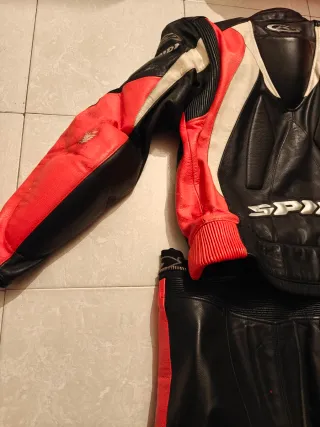 Traje de moto Spidi cuero rojo y negro