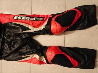 Traje de moto Spidi cuero rojo y negro