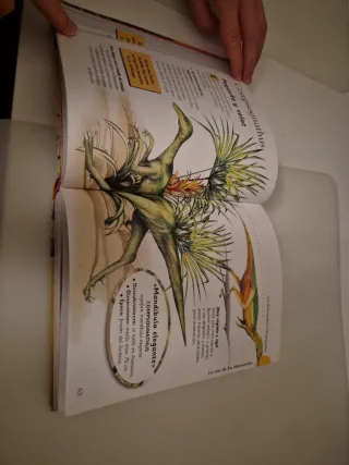 Dinosaurios y la vida en la prehistoria (Spanis...