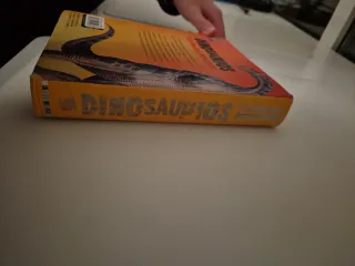 Dinosaurios y la vida en la prehistoria (Spanis...