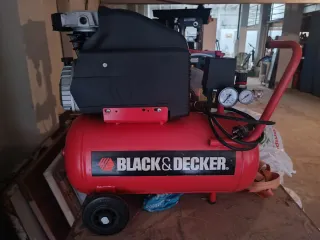Compresor Black & Decker Rojo