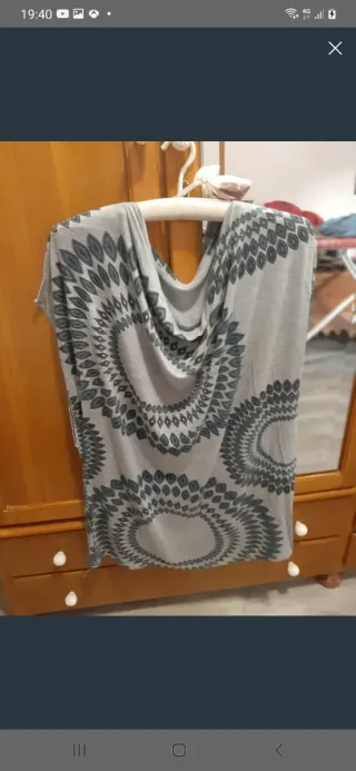 Lote de ropa, 6 prendas.