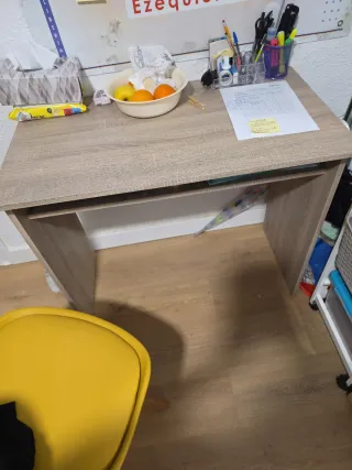 Escritorio madera como nuevo