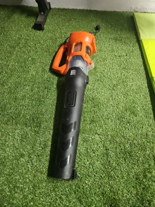 Soplador hojas Black+Decker