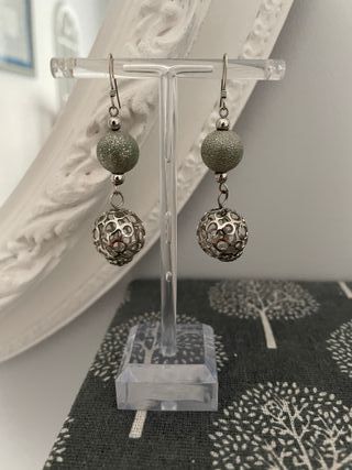 Pendientes largos plateados